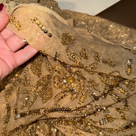 MAC DUGGAL
Gold Embellished Fringe Cap Sleeve Trumpet
Gown | 4715 | 6 - Picture 8 of 14